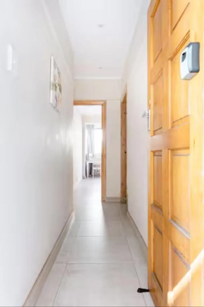 Beautiful 2 Bedroom Greenpoint Apartment Cape Town