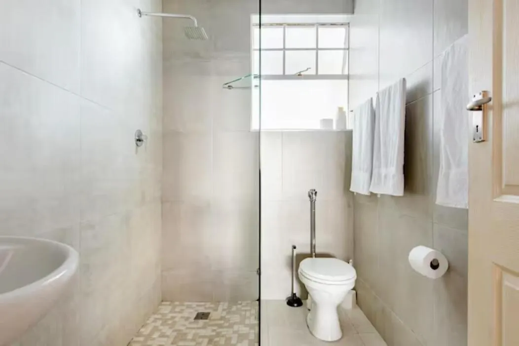 Beautiful 2 Bedroom Greenpoint Apartment Cape Town
