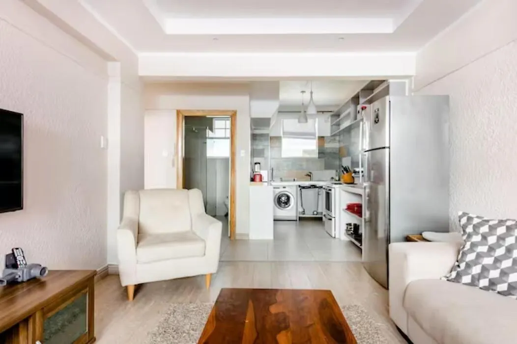 Beautiful 2 Bedroom Greenpoint Apartment Cape Town